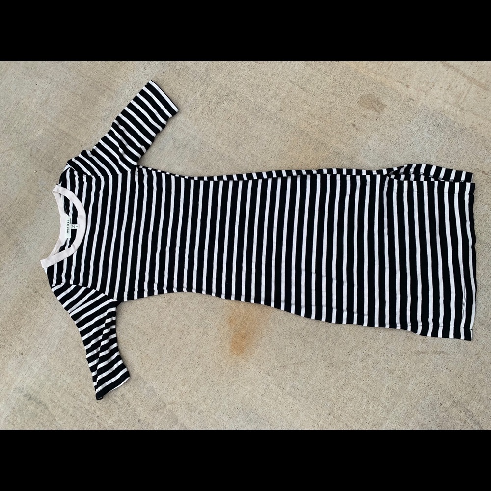 Fitted midi with slits on sides